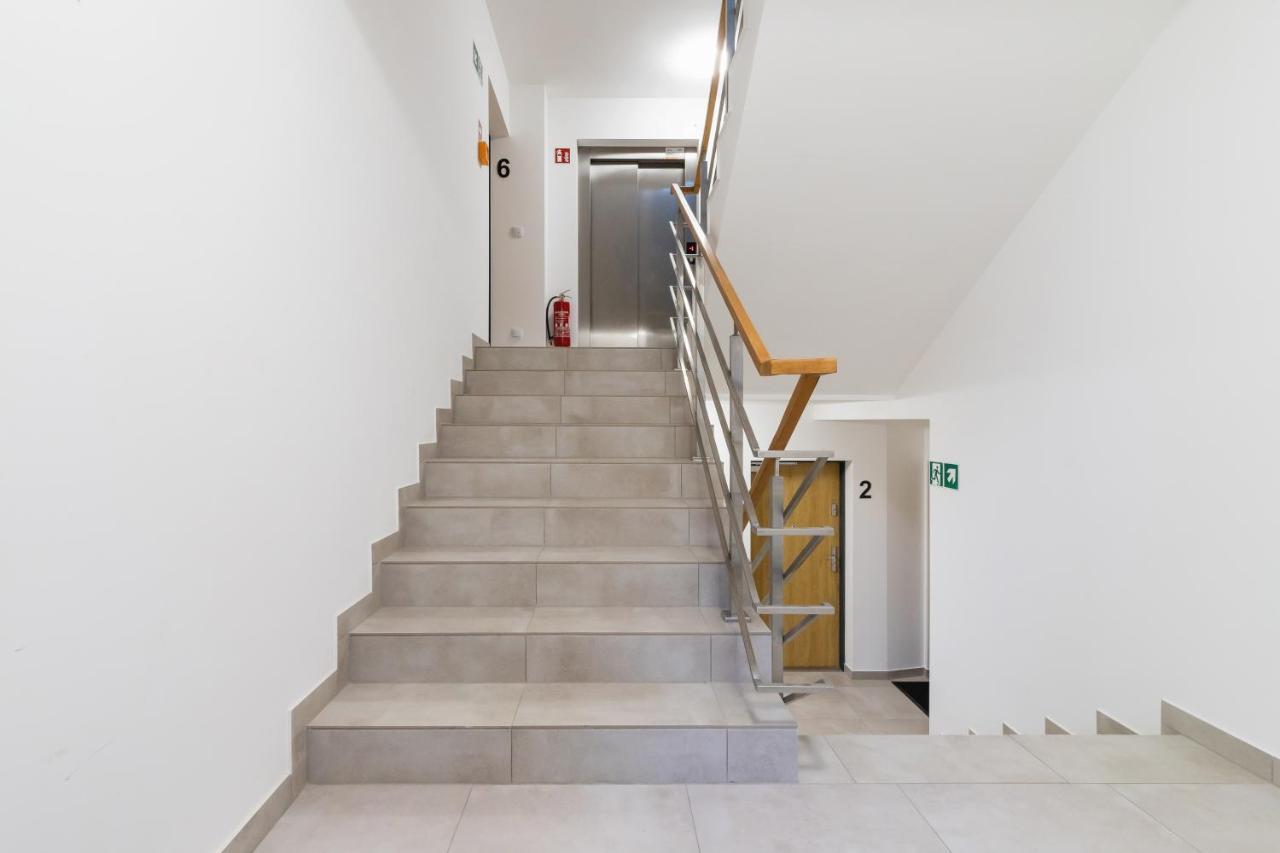Bogdanskiego By Renters Apartmán